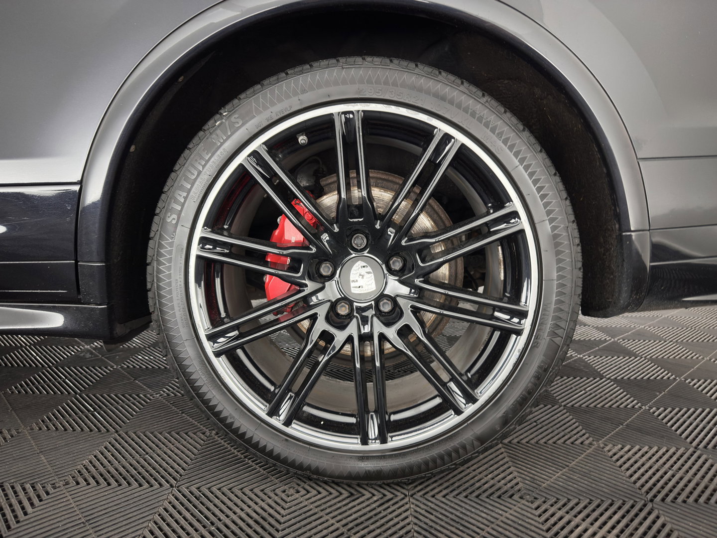 Porsche Cayenne 3.0 S E-Hybrid Aut. *PANO | SPORT-CHRONO | LEATHER | FULL-LED | BLINDSPOT | MEMORY-PACK | TOP-VIEW | BOSE-SOUND | KEYLESS | AIR-SUSPENSION | HEATED-SPORTSEATS | PRIVACY-GLASS | SHIFTPADDLES | DAB | 21''ALU