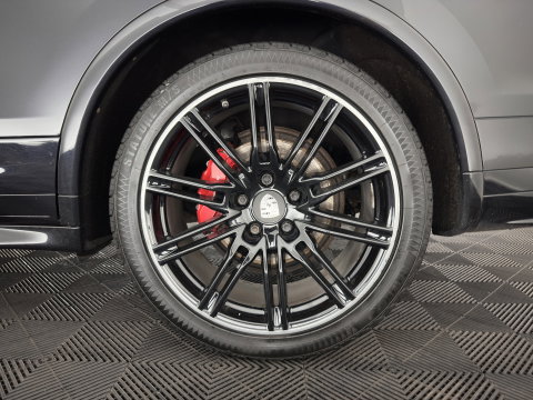 Porsche Cayenne 3.0 S E-Hybrid Aut. *PANO | SPORT-CHRONO | LEATHER | FULL-LED | BLINDSPOT | MEMORY-PACK | TOP-VIEW | BOSE-SOUND | KEYLESS | AIR-SUSPENSION | HEATED-SPORTSEATS | PRIVACY-GLASS | SHIFTPADDLES | DAB | 21''ALU