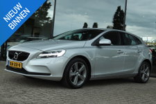 Volvo V40 - 2.0 T3 MOMENTUM | STANDKACHEL | TREKHAAK | LED | STOELVERW. | NAVI