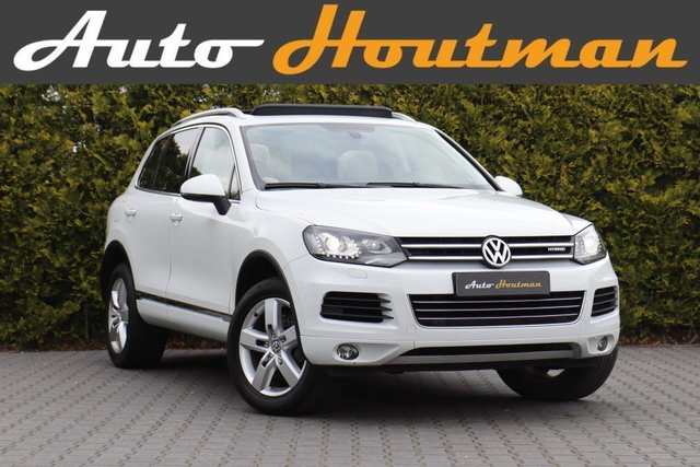 Volkswagen Touareg - 3.0 TSI 380PK Hybrid Highline Pano | Trhk | Dyn Audio |