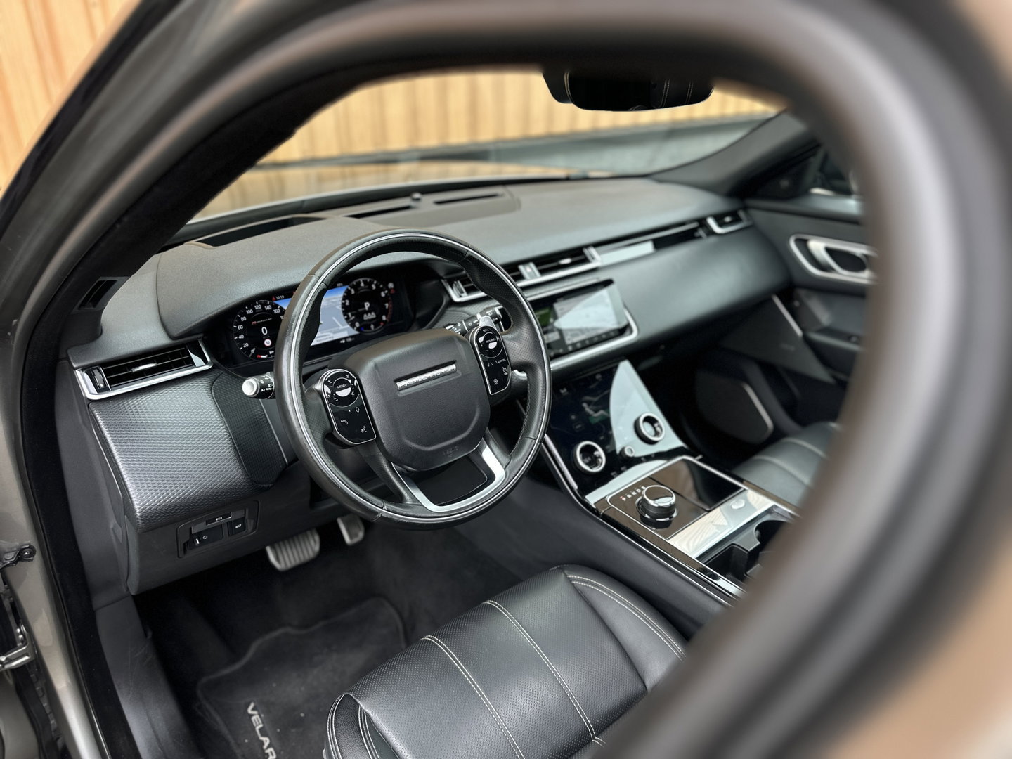 Land Rover Range Rover Velar 2.0 P300 Turbo AWD R-Dynamic S | Panoramadak | Navigatie | Keyless GO | Luchtvering | HUD | Camera | Zwarte Hemel |