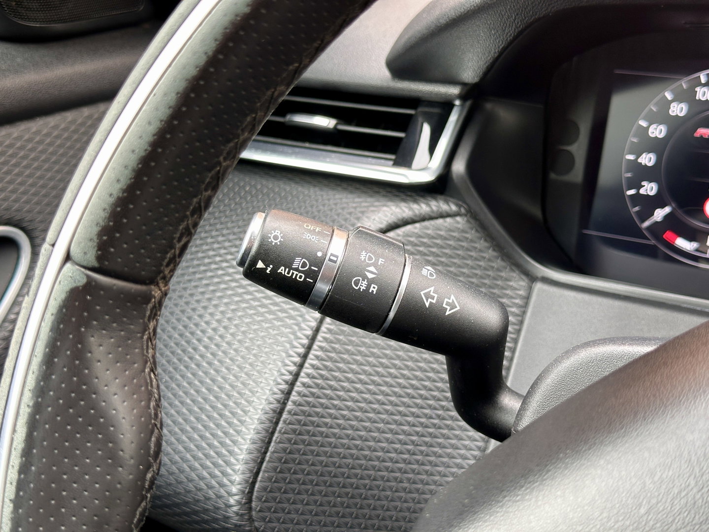 Land Rover Range Rover Velar 2.0 P300 Turbo AWD R-Dynamic S | Panoramadak | Navigatie | Keyless GO | Luchtvering | HUD | Camera | Zwarte Hemel |