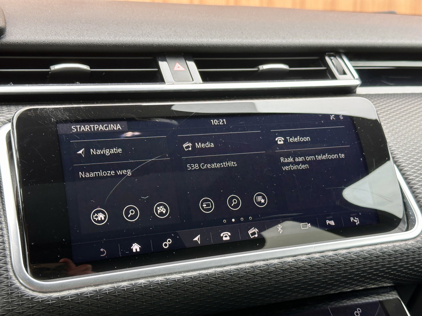 Land Rover Range Rover Velar 2.0 P300 Turbo AWD R-Dynamic S | Panoramadak | Navigatie | Keyless GO | Luchtvering | HUD | Camera | Zwarte Hemel |