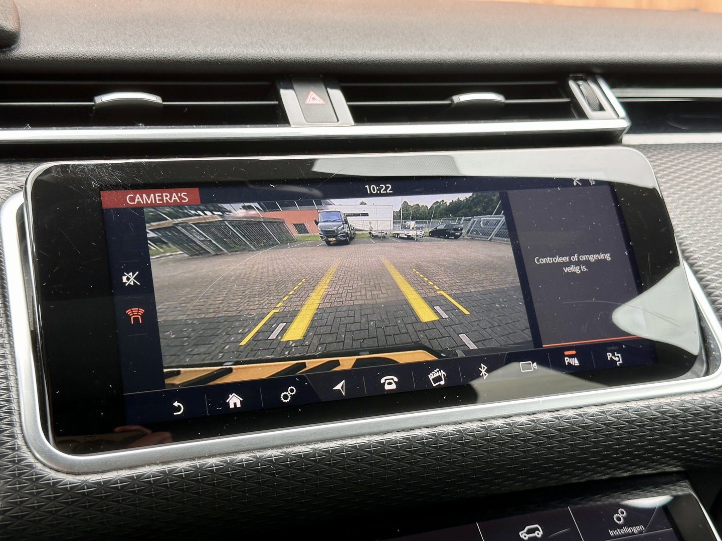 Land Rover Range Rover Velar 2.0 P300 Turbo AWD R-Dynamic S | Panoramadak | Navigatie | Keyless GO | Luchtvering | HUD | Camera | Zwarte Hemel |