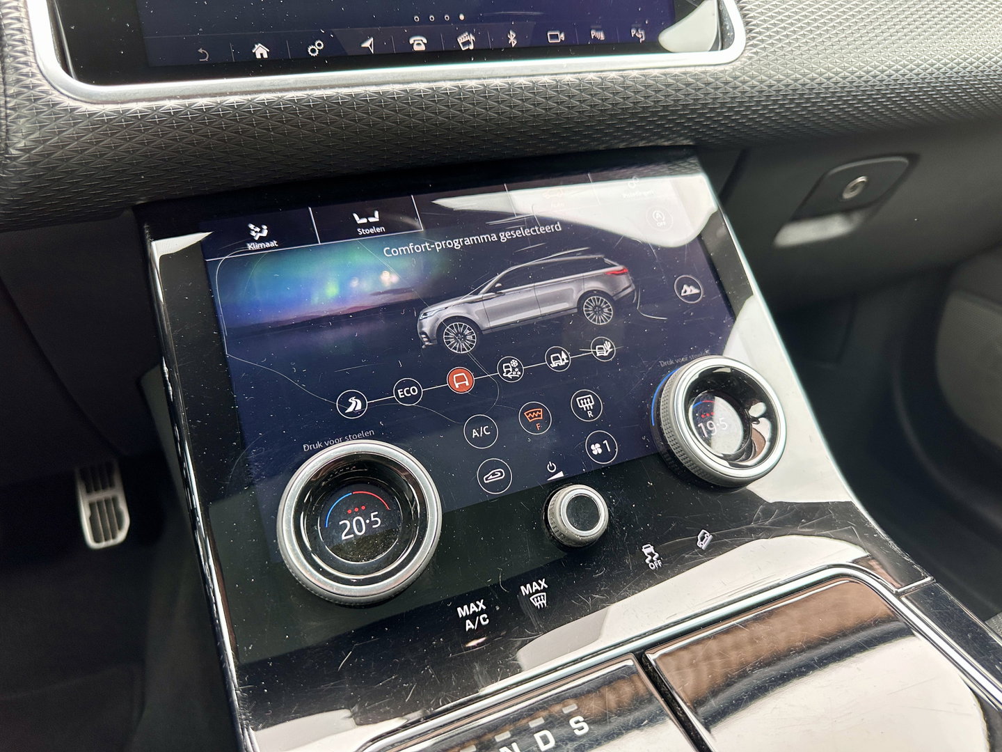 Land Rover Range Rover Velar 2.0 P300 Turbo AWD R-Dynamic S | Panoramadak | Navigatie | Keyless GO | Luchtvering | HUD | Camera | Zwarte Hemel |