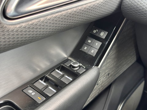 Land Rover Range Rover Velar 2.0 P300 Turbo AWD R-Dynamic S | Panoramadak | Navigatie | Keyless GO | Luchtvering | HUD | Camera | Zwarte Hemel |