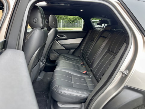 Land Rover Range Rover Velar 2.0 P300 Turbo AWD R-Dynamic S | Panoramadak | Navigatie | Keyless GO | Luchtvering | HUD | Camera | Zwarte Hemel |