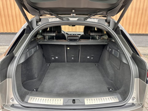 Land Rover Range Rover Velar 2.0 P300 Turbo AWD R-Dynamic S | Panoramadak | Navigatie | Keyless GO | Luchtvering | HUD | Camera | Zwarte Hemel |