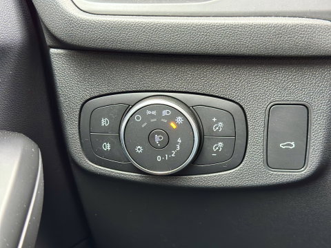 Ford FOCUS Wagon 1.0 EcoBoost Hybrid ST Line X Business | ACC | Achteruitrijcamera | Parkeersensoren | Stoel-/Stuur-/Voorruitverwarming | Apple Carplay | Android Auto | Keyless | Elektrische Achterklep | LED |