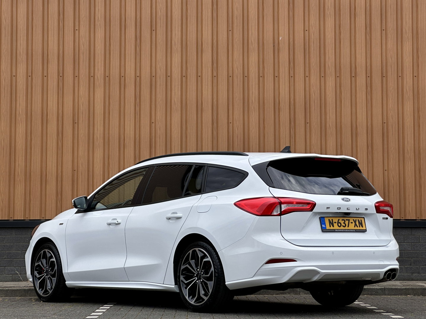 Ford FOCUS Wagon 1.0 EcoBoost Hybrid ST Line X Business | ACC | Achteruitrijcamera | Parkeersensoren | Stoel-/Stuur-/Voorruitverwarming | Apple Carplay | Android Auto | Keyless | Elektrische Achterklep | LED |