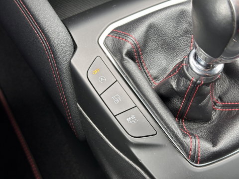 Ford FOCUS Wagon 1.0 EcoBoost Hybrid ST Line X Business | ACC | Achteruitrijcamera | Parkeersensoren | Stoel-/Stuur-/Voorruitverwarming | Apple Carplay | Android Auto | Keyless | Elektrische Achterklep | LED |