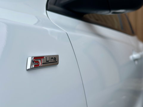 Ford FOCUS Wagon 1.0 EcoBoost Hybrid ST Line X Business | ACC | Achteruitrijcamera | Parkeersensoren | Stoel-/Stuur-/Voorruitverwarming | Apple Carplay | Android Auto | Keyless | Elektrische Achterklep | LED |