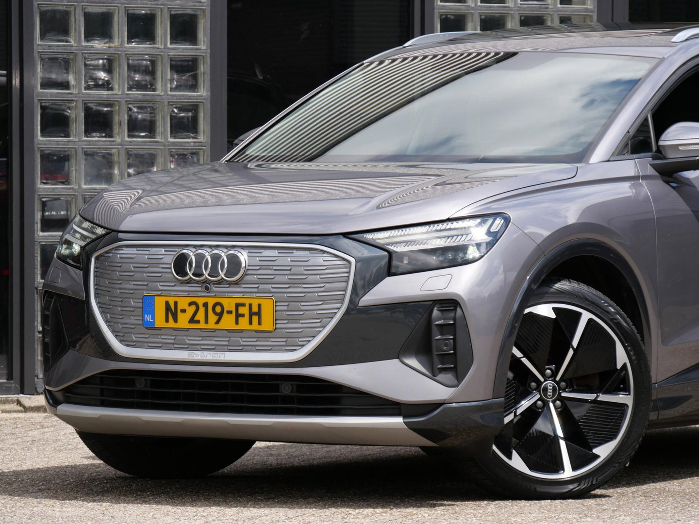 Audi Q4 e-tron 40 LAUNCH ED. ADVANCED PLUS/ PANORAMADAK/ TREKHAAK / ELEKT. STOELEN/ ADAPTIVE CRUISE