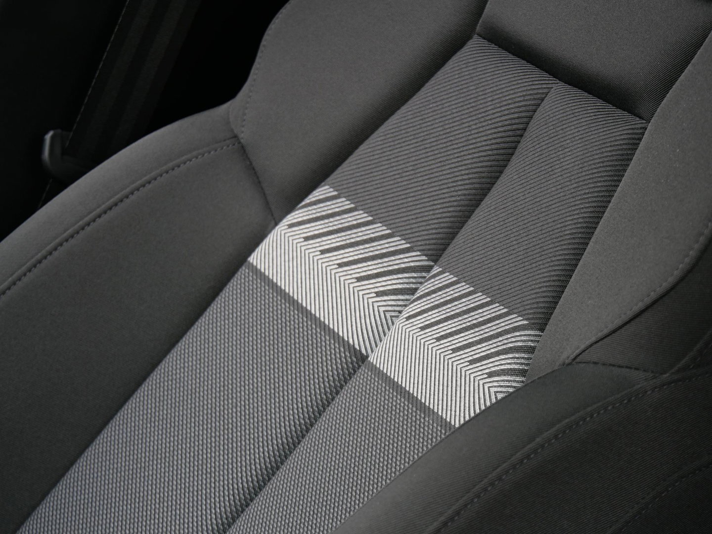 Audi Q4 e-tron 40 LAUNCH ED. ADVANCED PLUS/ PANORAMADAK/ TREKHAAK / ELEKT. STOELEN/ ADAPTIVE CRUISE
