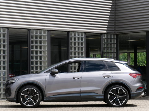 Audi Q4 e-tron 40 LAUNCH ED. ADVANCED PLUS/ PANORAMADAK/ TREKHAAK / ELEKT. STOELEN/ ADAPTIVE CRUISE