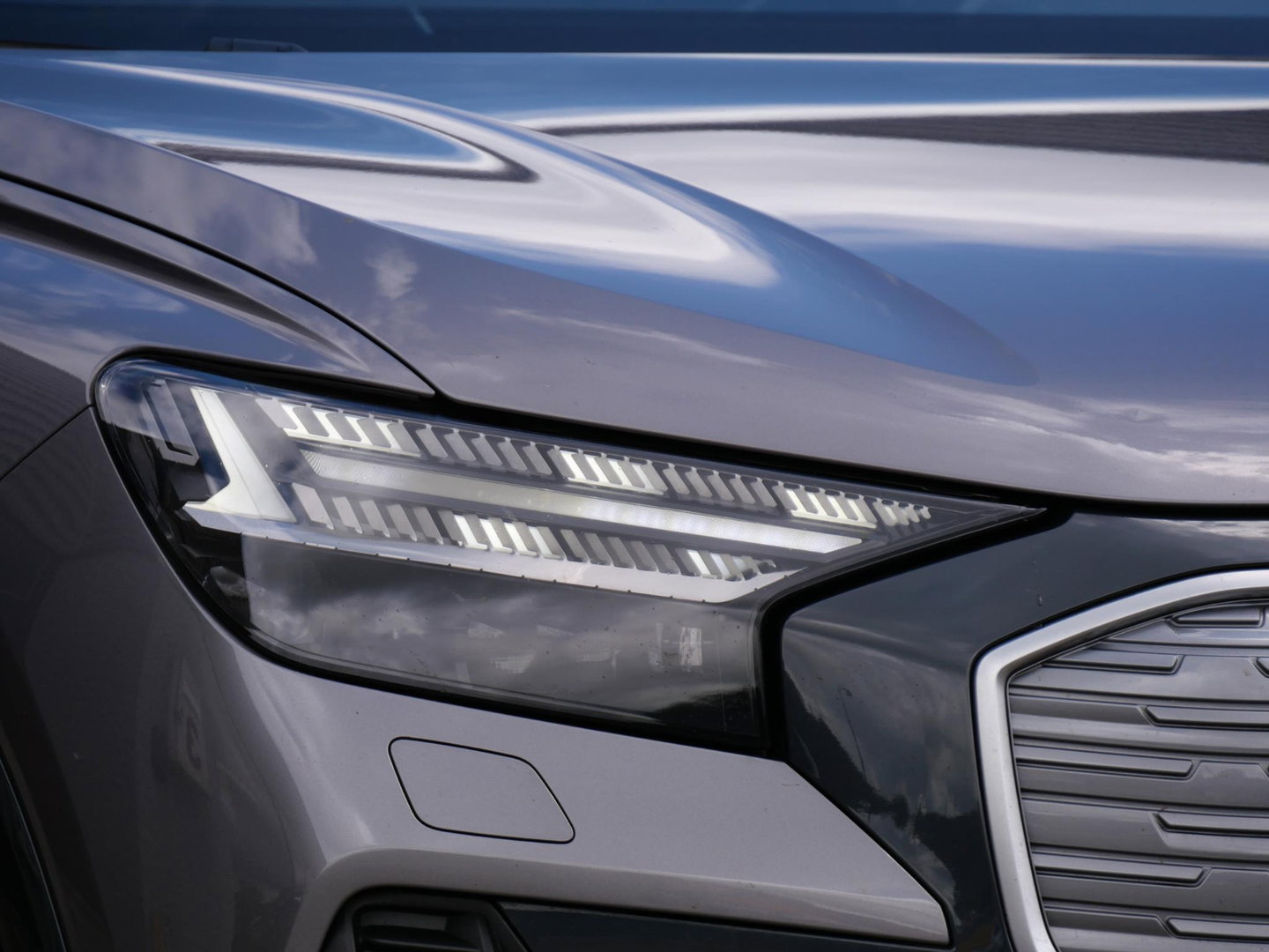 Audi Q4 e-tron 40 LAUNCH ED. ADVANCED PLUS/ PANORAMADAK/ TREKHAAK / ELEKT. STOELEN/ ADAPTIVE CRUISE
