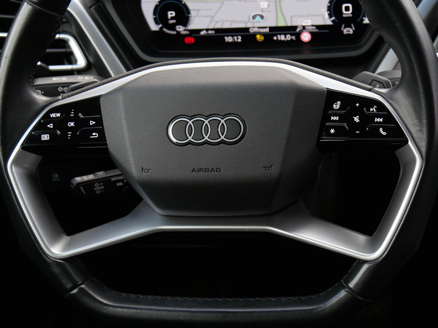 Audi Q4 e-tron 40 LAUNCH ED. ADVANCED PLUS/ PANORAMADAK/ TREKHAAK / ELEKT. STOELEN/ ADAPTIVE CRUISE