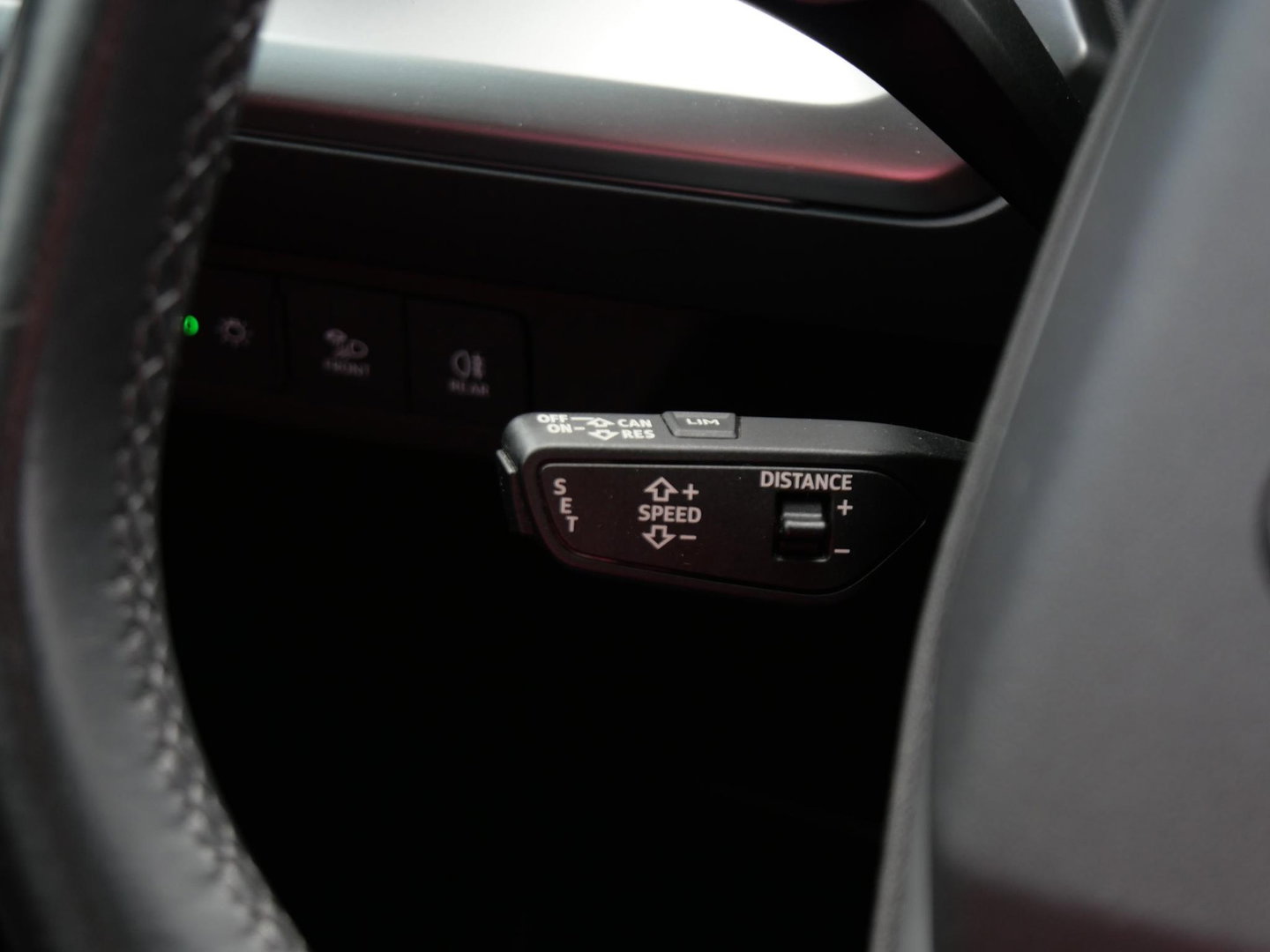 Audi Q4 e-tron 40 LAUNCH ED. ADVANCED PLUS/ PANORAMADAK/ TREKHAAK / ELEKT. STOELEN/ ADAPTIVE CRUISE