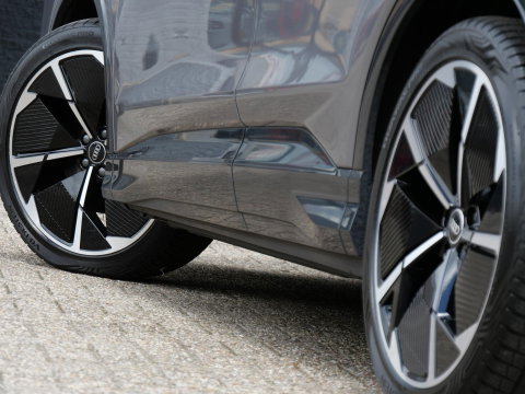 Audi Q4 e-tron 40 LAUNCH ED. ADVANCED PLUS/ PANORAMADAK/ TREKHAAK / ELEKT. STOELEN/ ADAPTIVE CRUISE