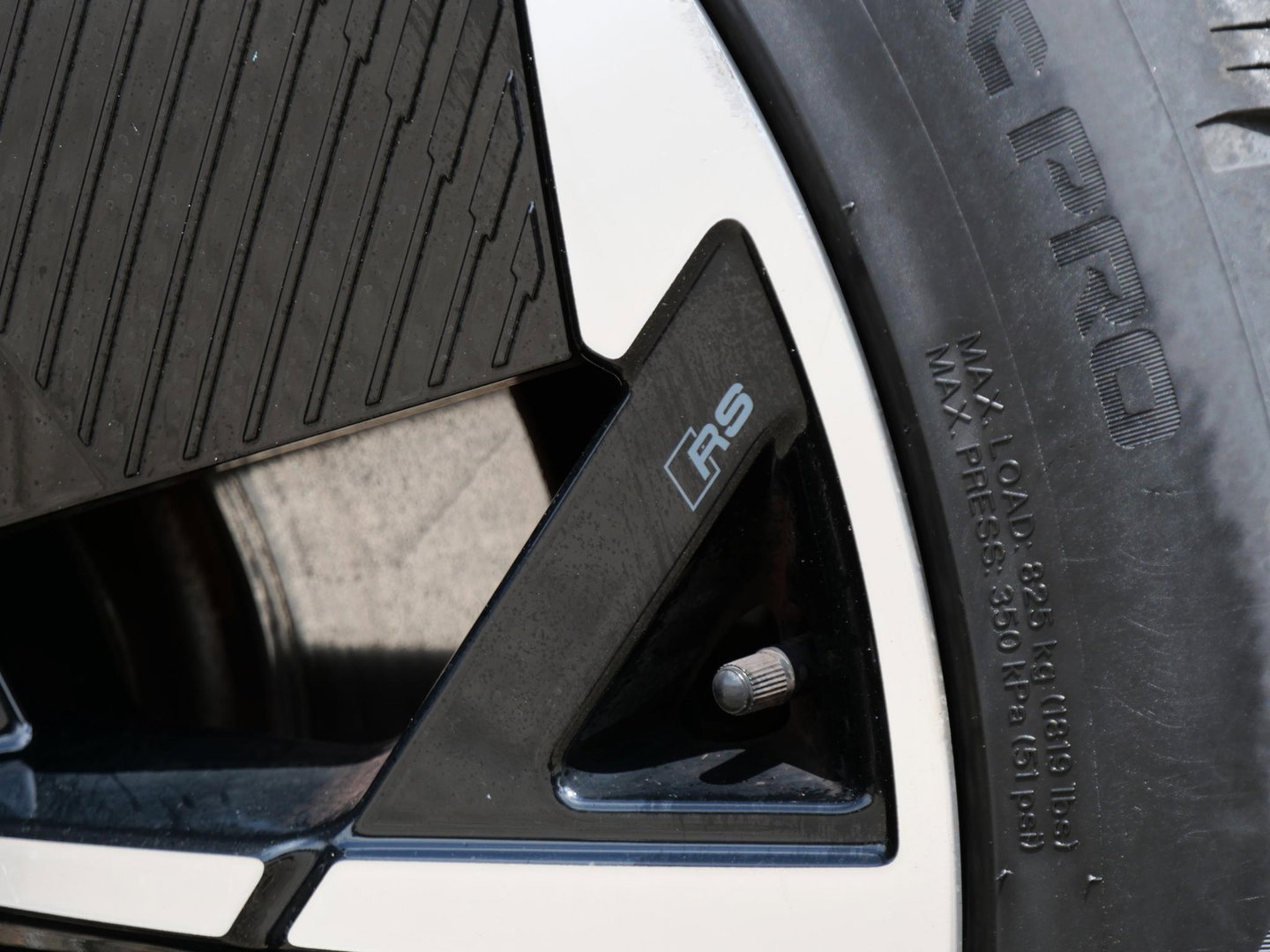 Audi Q4 e-tron 40 LAUNCH ED. ADVANCED PLUS/ PANORAMADAK/ TREKHAAK / ELEKT. STOELEN/ ADAPTIVE CRUISE