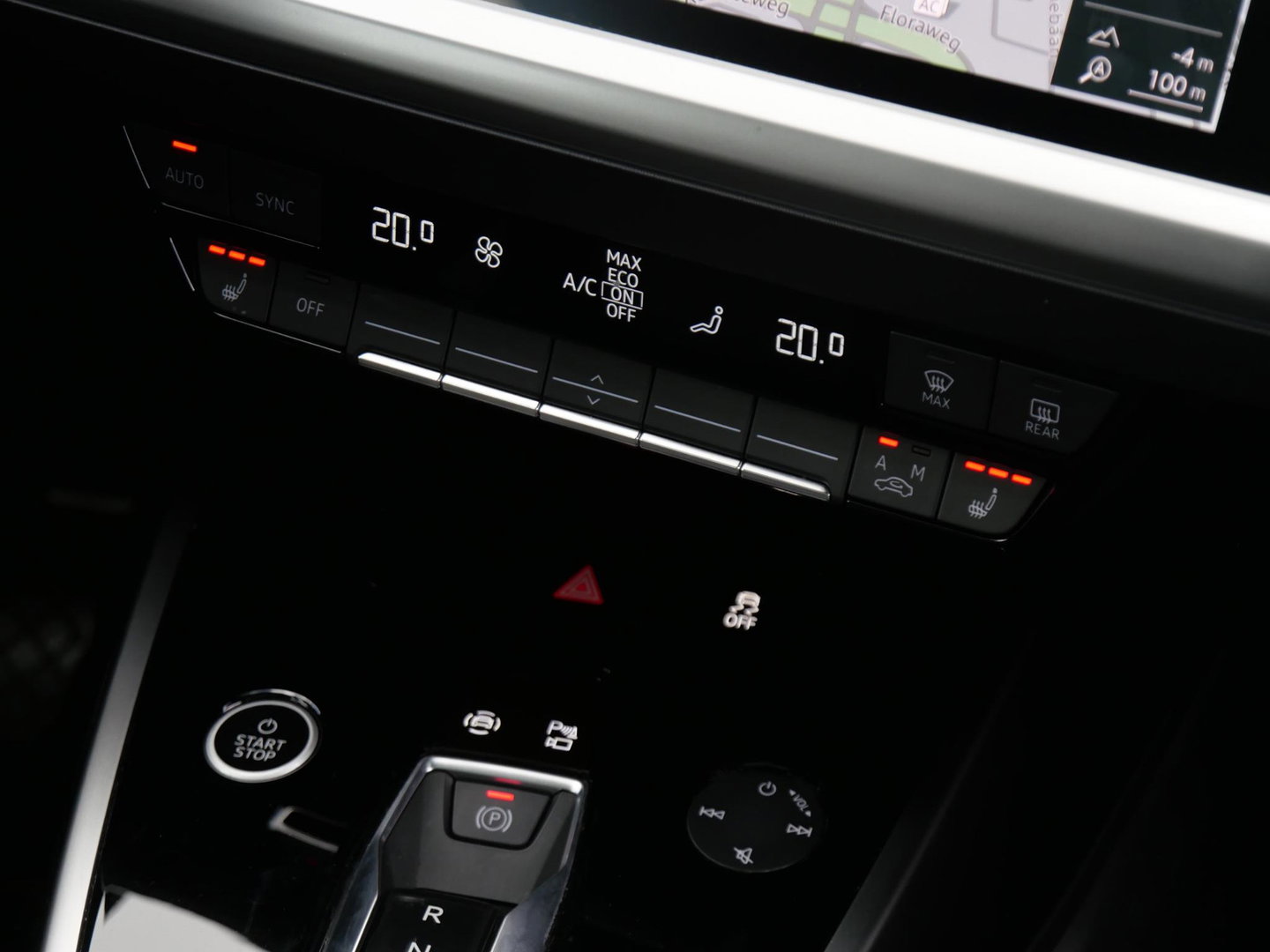Audi Q4 e-tron 40 LAUNCH ED. ADVANCED PLUS/ PANORAMADAK/ TREKHAAK / ELEKT. STOELEN/ ADAPTIVE CRUISE