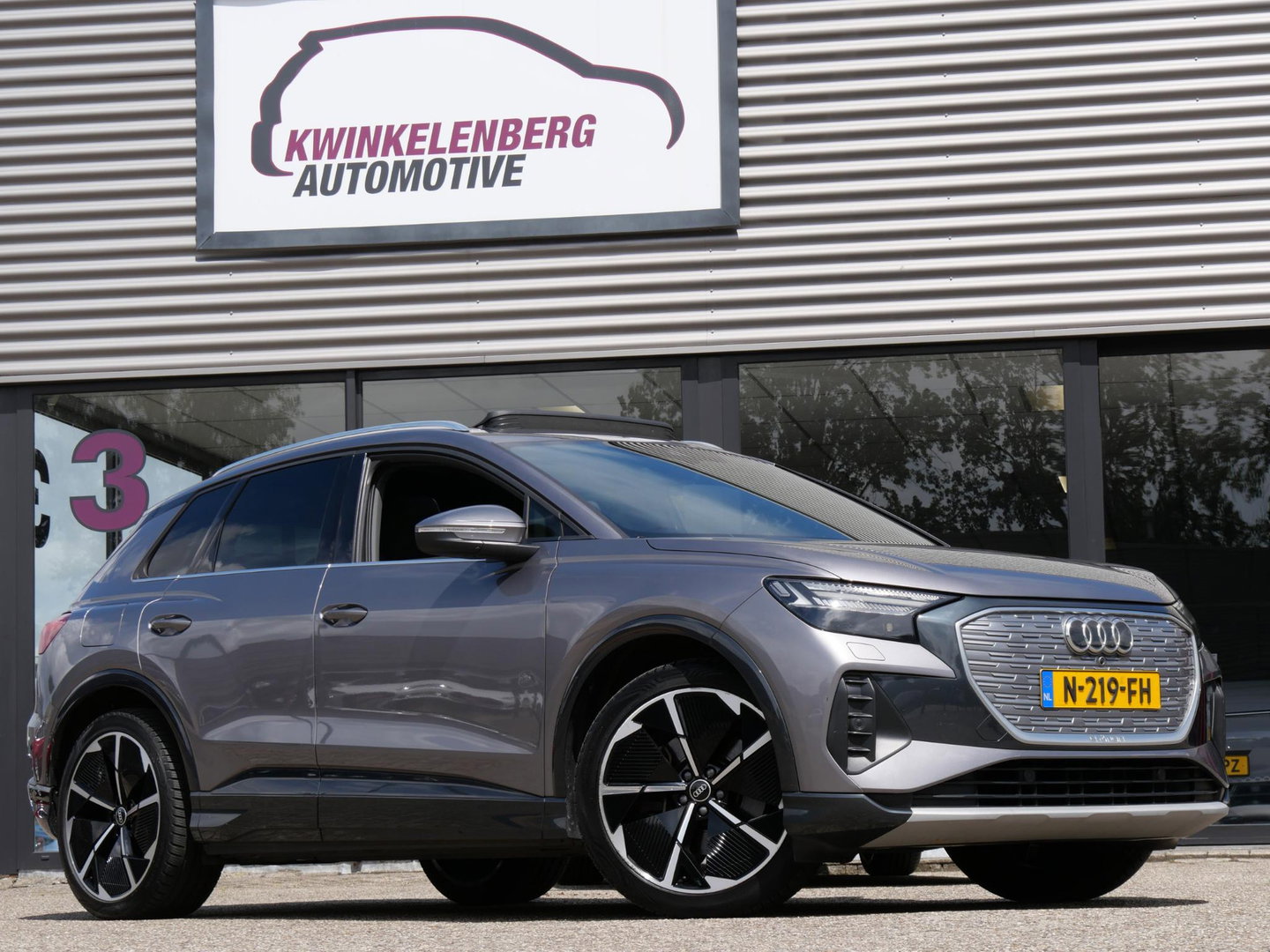 Audi Q4 e-tron 40 LAUNCH ED. ADVANCED PLUS/ PANORAMADAK/ TREKHAAK / ELEKT. STOELEN/ ADAPTIVE CRUISE