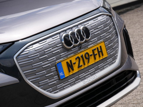 Audi Q4 e-tron 40 LAUNCH ED. ADVANCED PLUS/ PANORAMADAK/ TREKHAAK / ELEKT. STOELEN/ ADAPTIVE CRUISE