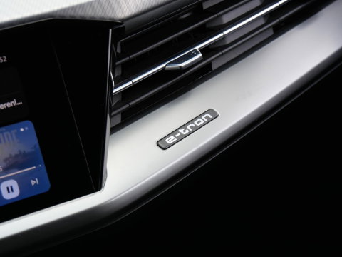 Audi Q4 e-tron 40 LAUNCH ED. ADVANCED PLUS/ PANORAMADAK/ TREKHAAK / ELEKT. STOELEN/ ADAPTIVE CRUISE