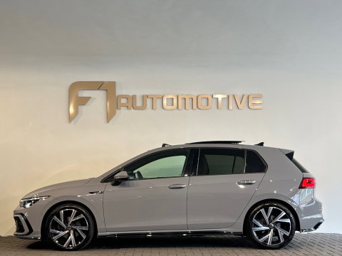 Volkswagen Golf 1.5 eTSI R-Line Pano|Trekhaak|Camera|IQ Light