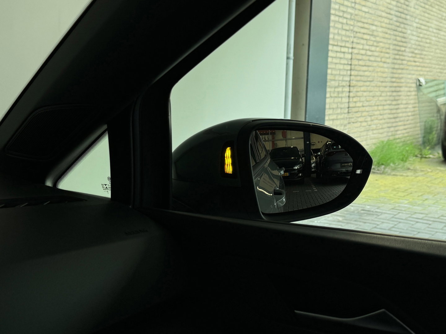 Volkswagen Golf 1.5 eTSI R-Line Pano|Trekhaak|Camera|IQ Light