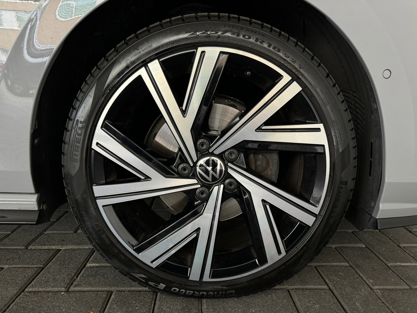 Volkswagen Golf 1.5 eTSI R-Line Pano|Trekhaak|Camera|IQ Light