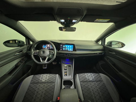 Volkswagen Golf 1.5 eTSI R-Line Pano|Trekhaak|Camera|IQ Light