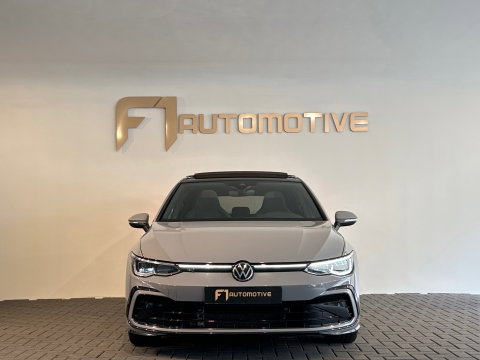 Volkswagen Golf 1.5 eTSI R-Line Pano|Trekhaak|Camera|IQ Light