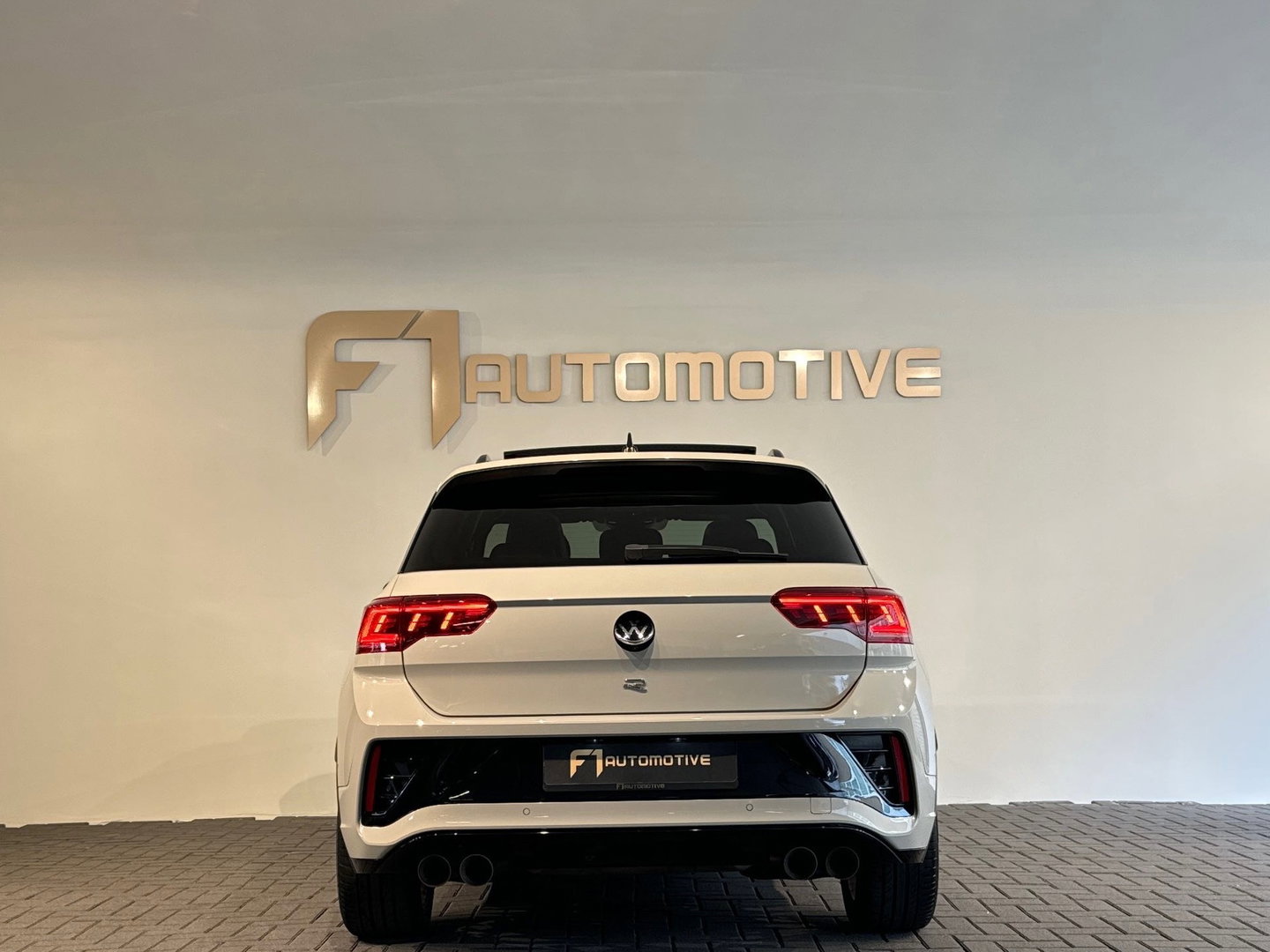 Volkswagen T-Roc 2.0 TSI 4Motion R Pano|Memory|Akrapovic|Keyless