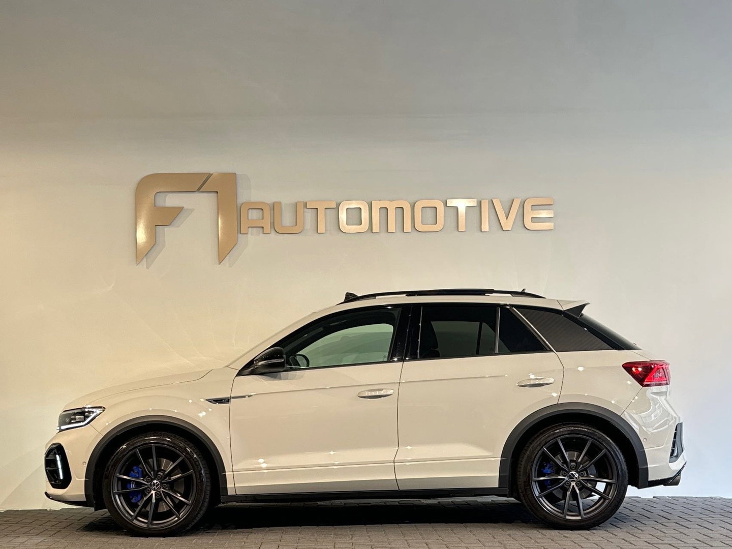 Volkswagen T-Roc 2.0 TSI 4Motion R Pano|Memory|Akrapovic|Keyless