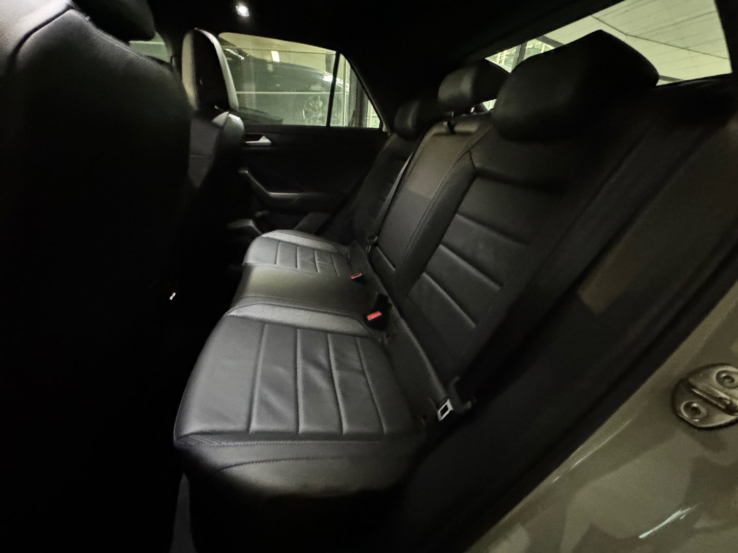Volkswagen T-Roc 2.0 TSI 4Motion R Pano|Memory|Akrapovic|Keyless