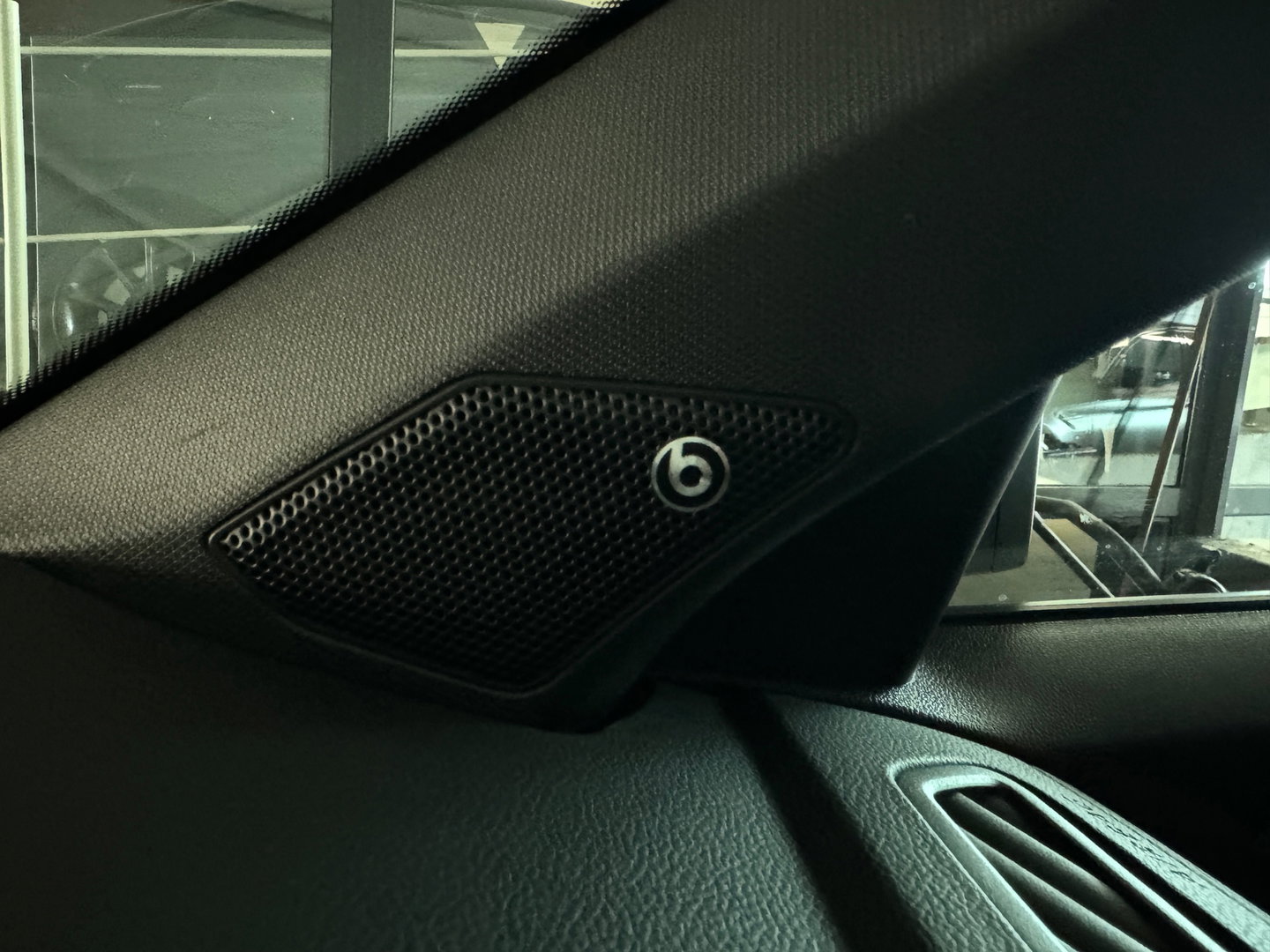 Volkswagen T-Roc 2.0 TSI 4Motion R Pano|Memory|Akrapovic|Keyless