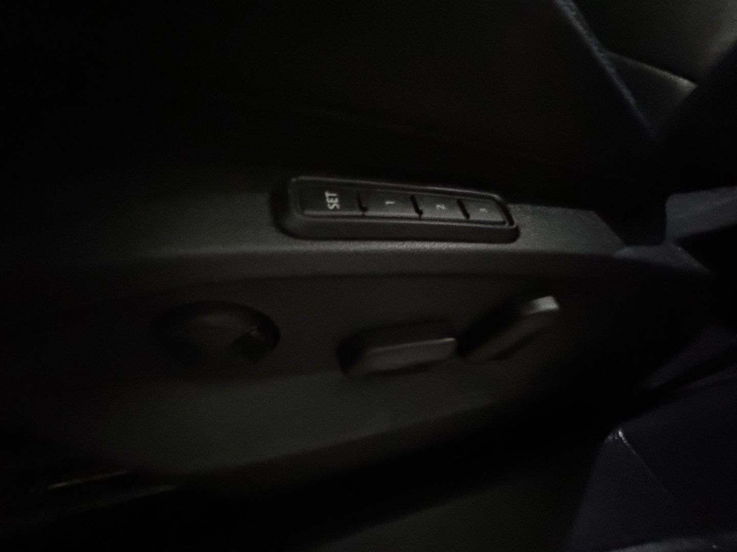 Volkswagen T-Roc 2.0 TSI 4Motion R Pano|Memory|Akrapovic|Keyless