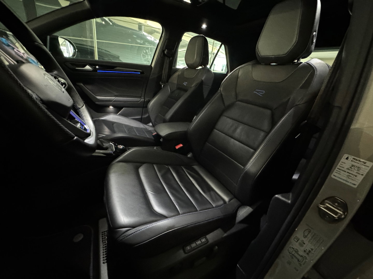 Volkswagen T-Roc 2.0 TSI 4Motion R Pano|Memory|Akrapovic|Keyless