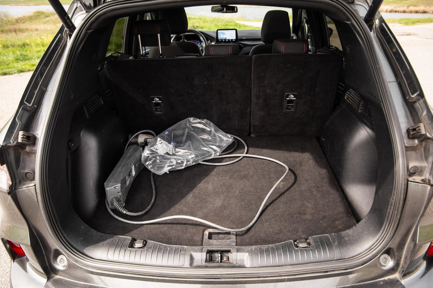 Ford Kuga 2.5 PHEV ST-Line PANORAMADAK / CARPLAY / TREKHAAK / DEALER ONDERHOUDEN / CAMERA