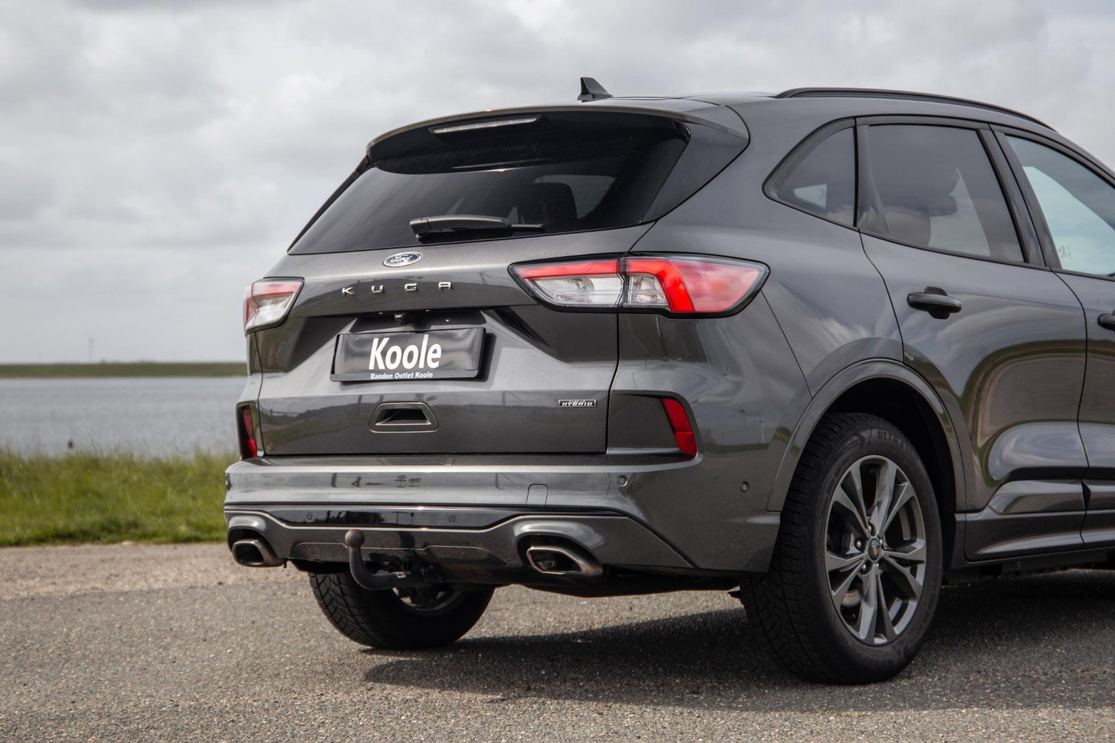 Ford Kuga 2.5 PHEV ST-Line PANORAMADAK / CARPLAY / TREKHAAK / DEALER ONDERHOUDEN / CAMERA