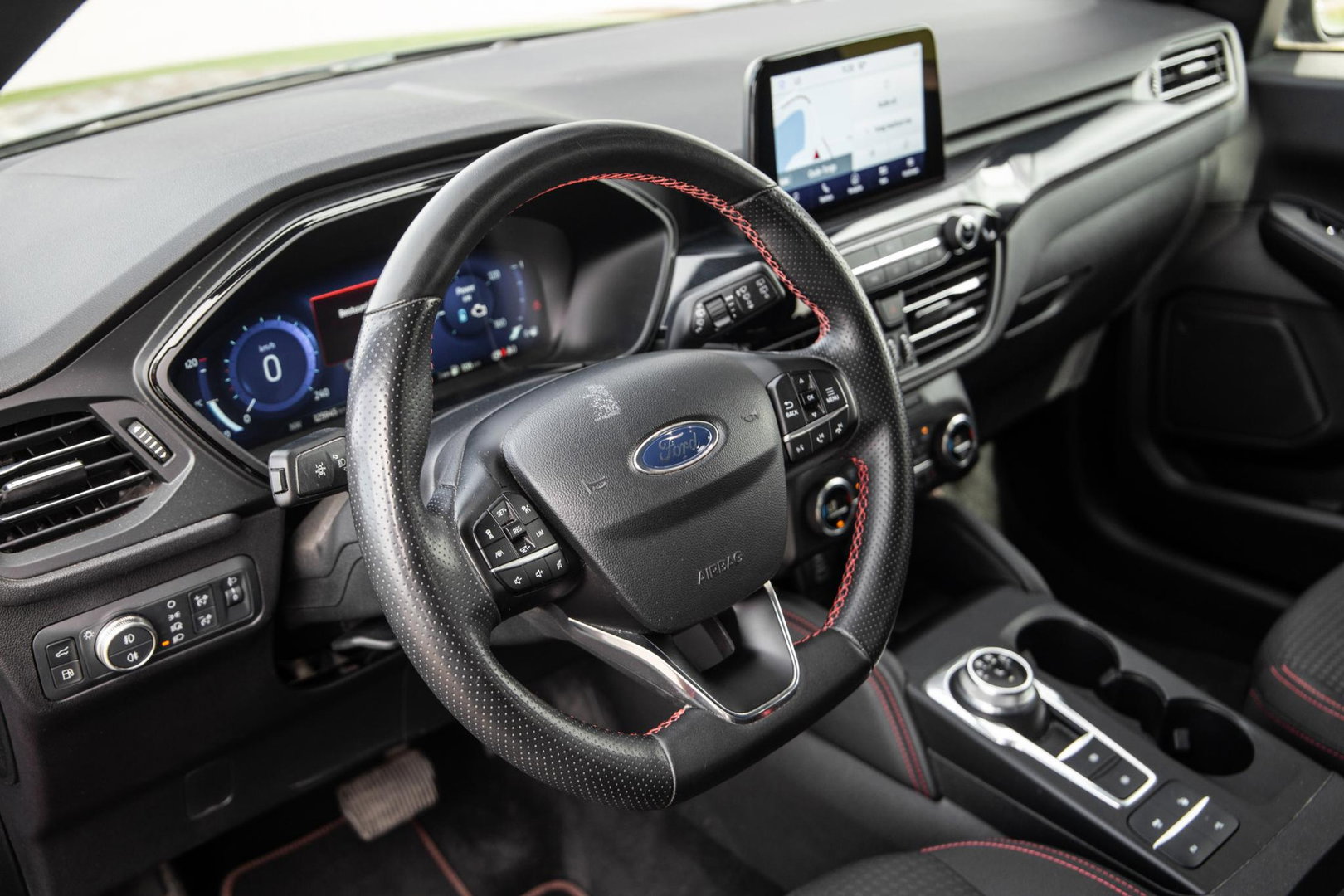 Ford Kuga 2.5 PHEV ST-Line PANORAMADAK / CARPLAY / TREKHAAK / DEALER ONDERHOUDEN / CAMERA