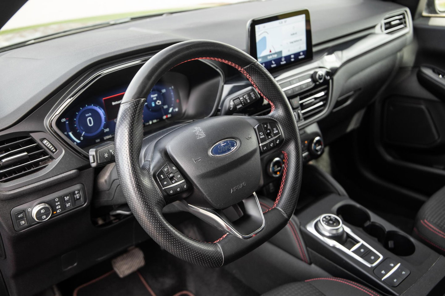 Ford Kuga 2.5 PHEV ST-Line PANORAMADAK / CARPLAY / TREKHAAK / DEALER ONDERHOUDEN / CAMERA