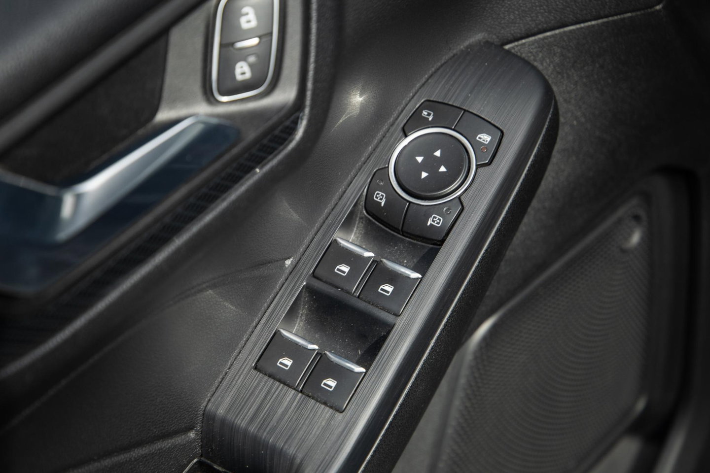 Ford Kuga 2.5 PHEV ST-Line PANORAMADAK / CARPLAY / TREKHAAK / DEALER ONDERHOUDEN / CAMERA