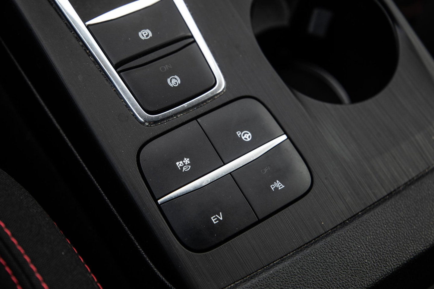 Ford Kuga 2.5 PHEV ST-Line PANORAMADAK / CARPLAY / TREKHAAK / DEALER ONDERHOUDEN / CAMERA