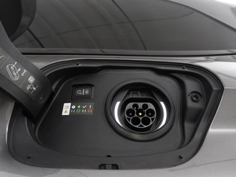 Peugeot 308 1.6 HYbrid 180 Allure Pack Business | SOH 93,8% | Trekhaak | Adaptive cruise | Half leder | Camera | Carplay | Navigatie | Keyless | Full LED | Parkeerhulp | Climate control | PHEV | Plug In
