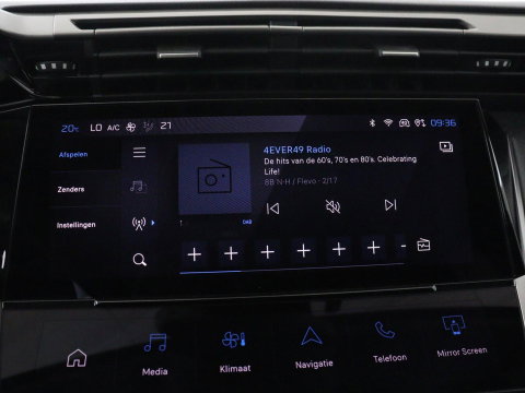 Peugeot 308 1.6 HYbrid 180 Allure Pack Business | SOH 93,8% | Trekhaak | Adaptive cruise | Half leder | Camera | Carplay | Navigatie | Keyless | Full LED | Parkeerhulp | Climate control | PHEV | Plug In