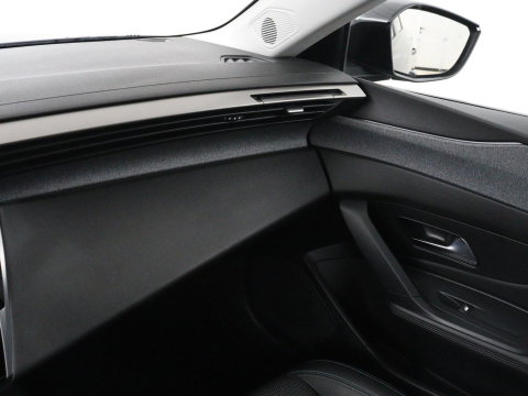 Peugeot 308 1.6 HYbrid 180 Allure Pack Business | SOH 93,8% | Trekhaak | Adaptive cruise | Half leder | Camera | Carplay | Navigatie | Keyless | Full LED | Parkeerhulp | Climate control | PHEV | Plug In