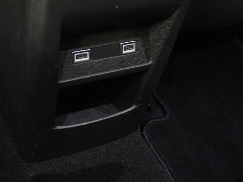 Peugeot 308 1.6 HYbrid 180 Allure Pack Business | SOH 93,8% | Trekhaak | Adaptive cruise | Half leder | Camera | Carplay | Navigatie | Keyless | Full LED | Parkeerhulp | Climate control | PHEV | Plug In