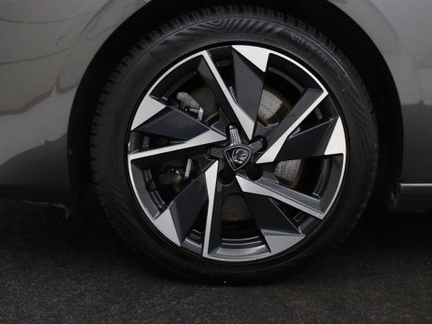 Peugeot 308 1.6 HYbrid 180 Allure Pack Business | SOH 93,8% | Trekhaak | Adaptive cruise | Half leder | Camera | Carplay | Navigatie | Keyless | Full LED | Parkeerhulp | Climate control | PHEV | Plug In
